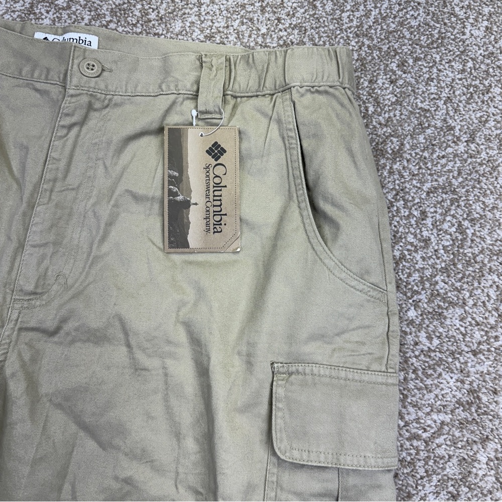 NEW Columbia Elkhorn II Khaki Utility Cargo Shorts Mens size 38 Beige Flat Front - Picture 3 of 15